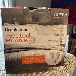 New in the box Brookstone heated blanket queen size